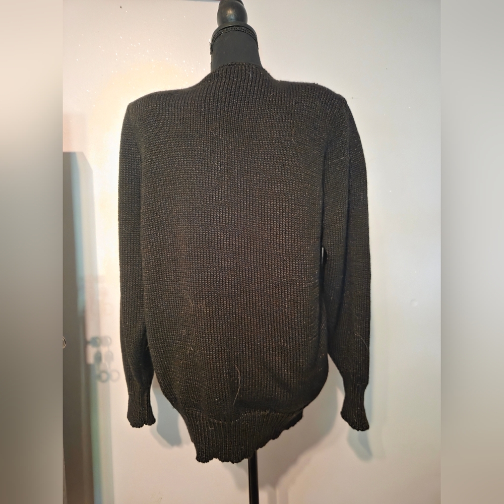 VINTAGE- Lilly Of California V-Neck Sweater with Embellished Design - Picture 4 of 8